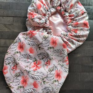 bonnet-satin-fleuri-blanc-rose-mdjafrohair-toulouse